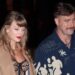 As meias transparentes de Taylor Swift em encontro noturno se tornam virais
