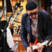 Assista Pete Townshend cantando 'Let My Love Open the Door' durante o intervalo comercial de 'Late Show'