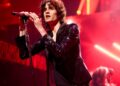 Assista Sombr se apresentar com Laufey, Cigarettes After Sex em Los Angeles