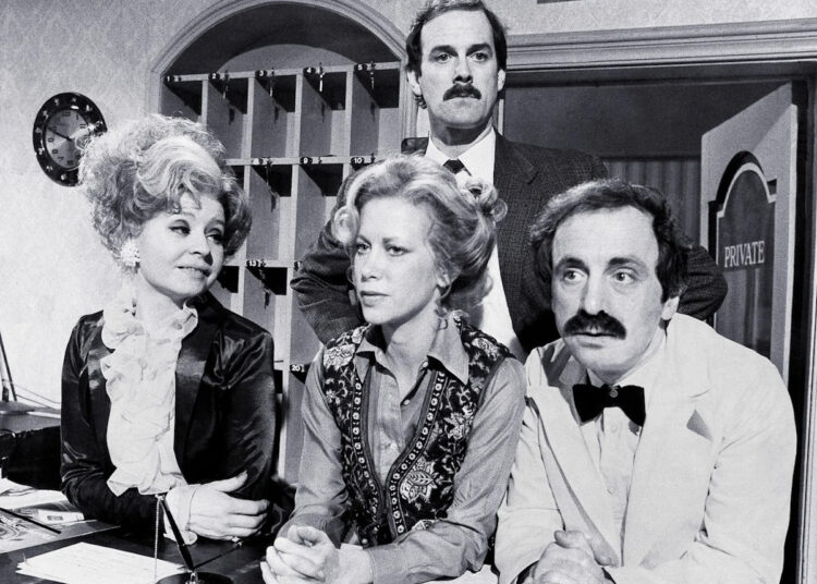Atriz icônica de sitcom adorada morre aos 93 anos
