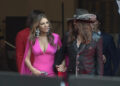 Billy Ray Cyrus e Elizabeth Hurley indo para terapia de casal após o ressurgimento de histórias de seus 'anos selvagens' (exclusivo)