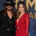 Billy Ray Cyrus, encontro noturno do CMA de Elizabeth Hurley