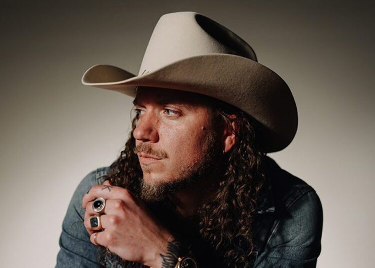 Brandon Lake provoca nova música poderosa co-escrita com Lainey Wilson, “The Jesus I Know”