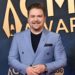 CMA Awards 2025: moda no tapete vermelho de celebridades