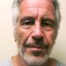 Carro visto saindo do Royal Lodge enquanto Andrew enfrenta pressão crescente sobre ligações com Epstein | Notícias do Reino Unido