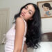 Cindy Kimberly, a modelo que foi descoberta por Justin Bieber, posa para uma sessão de fotos sexy no quarto
