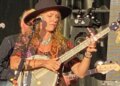 Como as viagens moldaram o som do último álbum de Meredith Moon