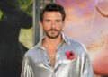 'Completamente Absurdo': Jonathan Bailey reage ao ser nomeado o homem mais sexy do mundo