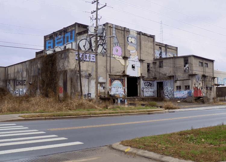 Comunidade de Asheville comemora mudança da Estação de Salvamento para local histórico