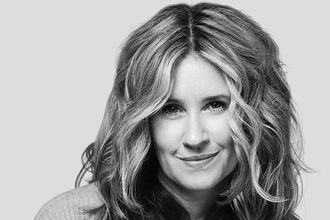 Cris Lacy nomeada presidente e presidente da Warner Records Nashville