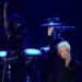 Cyndi Lauper pede coragem e Salt-N-Pepa brinca com 'Push It' ao entrar no Rock Hall of Fame