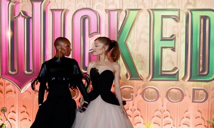 Cynthia Erivo, que perdeu a voz antes do tapete vermelho de ‘Wicked: For Good’, recebe assistência de entrevista de Ariana Grande