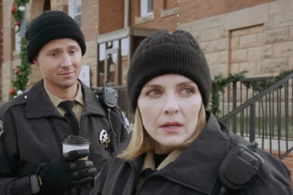 DAYS Alum Jen Lilley estrela novo filme de Natal e lança livro de autoajuda