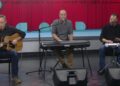 Dan Kolesari apresenta a última música ao vivo