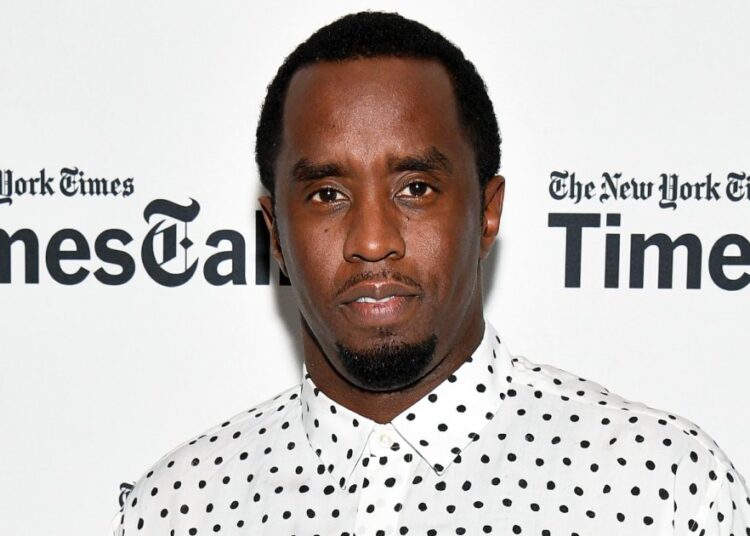 Data de soltura de Diddy adiada em meio a alegação de que ele estava bebendo na prisão