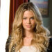 Denise Richards canaliza a icônica Playboy nos últimos 20 anos depois de posar para uma revista adulta
