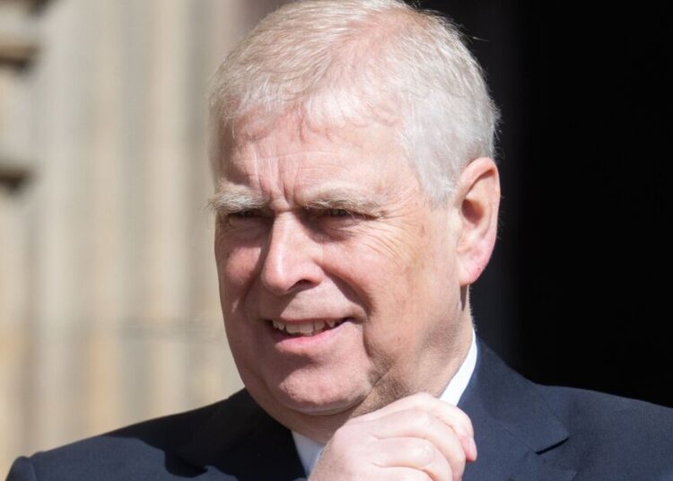 E-mail chocante afirma que Andrew fez 'massagem' na casa de Ghislaine Maxwell | Real | Notícias