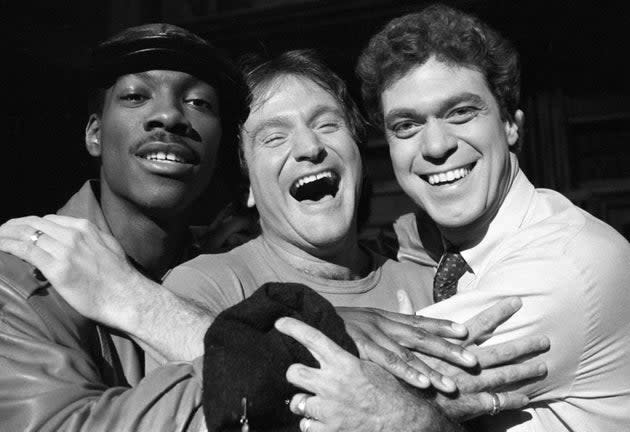Eddie Murphy diz que Robin Williams tentou dissuadi-lo do discurso racista do Oscar