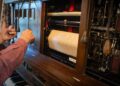 Ele está fazendo tudo o que pode para manter vivos os fotoplayers, fundamentais para o cinema antigo