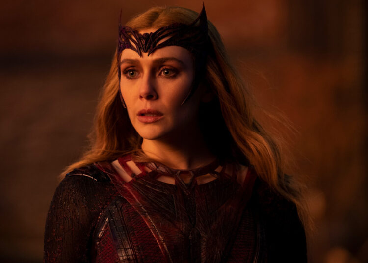 Elizabeth Olsen aborda o potencial retorno da Marvel e a aparição de Vingadores: Dia do Juízo Final