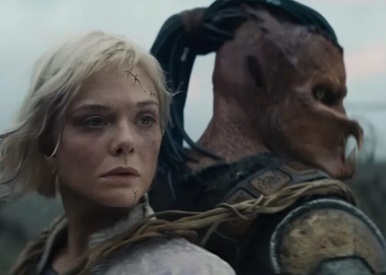 Elle Fanning explica o que ela fez entre as tomadas enquanto estava amarrada ao seu predador: as costas da co-estrela de Badlands