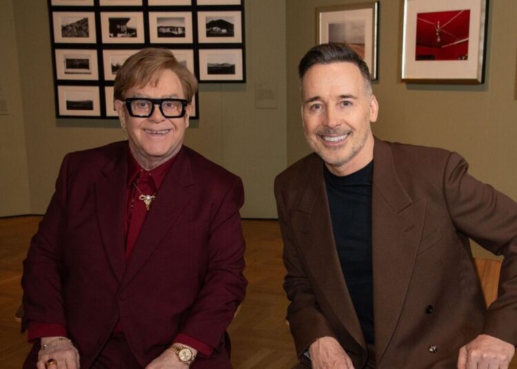 Elton John emite declaração emocionante de David Furnish enquanto os fãs correm para apoiar – Celebrity News – Entretenimento