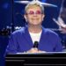 Elton John está planejando fazer um novo álbum “mais comercial” com músicas “que são mais de hoje do que de ontem”
