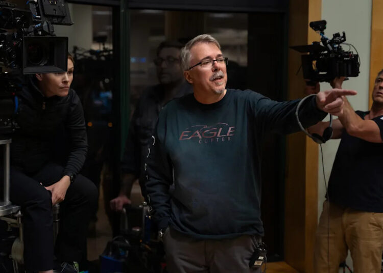 'Eu estava nervoso por deixar o universo Heisenberg': Vince Gilligan em 'Pluribus'