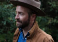 Experimente o som solo de Dave Simonett ao vivo no Thrasher Opera House em Green Lake, 4 de dezembro