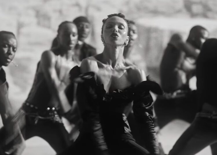 FKA Twigs compartilha novas mídias para o último single ‘Hard’ – Stanisland Magazine