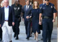 Felicity Huffman e Lori Loughlin 'Forever Bound' pelo escândalo, mas nunca serão amigas (exclusivo)