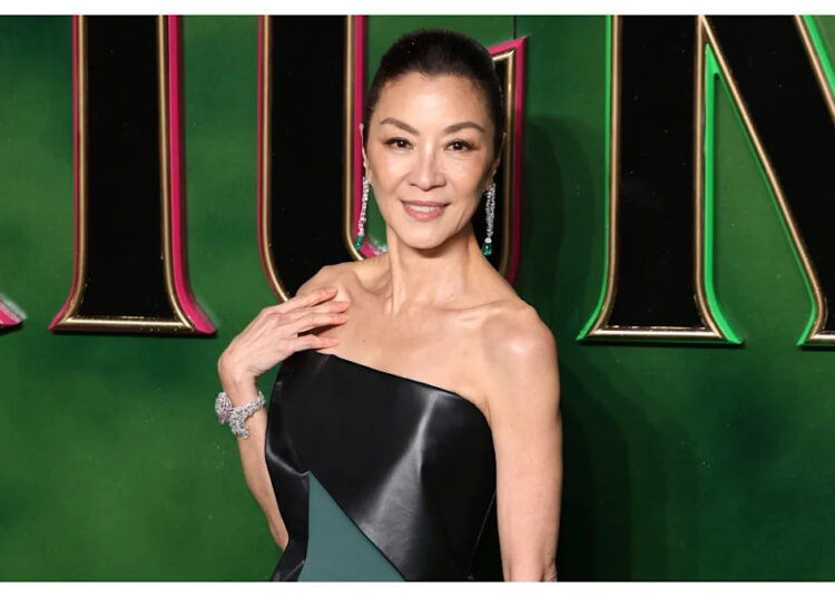 Festival de Cinema de Berlim celebra Michelle Yeoh com Urso de Ouro Honorário