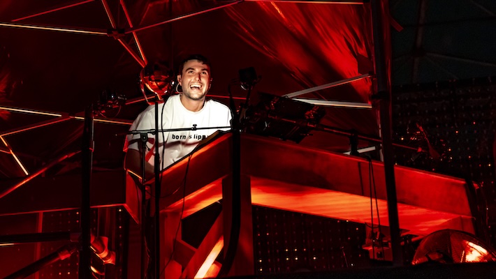 Fred novamente .. Compartilha ‘Talk Of The Town’ de ‘USB’