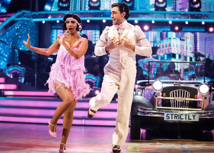 Gillingham apoia a estrela do Strictly, Balvinder Sopal