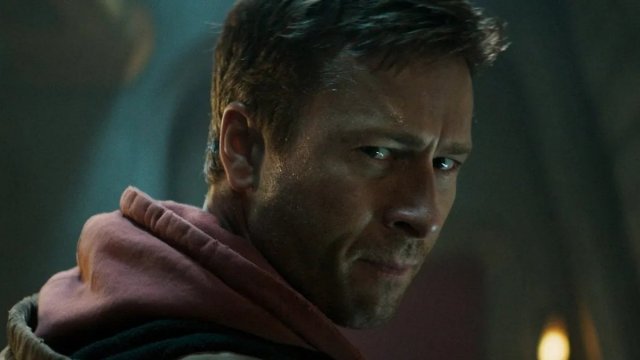 Glen Powell relembra o acidente ‘frontal’ sofrido durante a façanha do filme