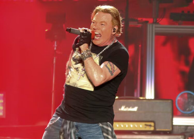 ARQUIVO - Axl Rose, do Guns N' Roses, se apresenta no primeiro fim de semana do Austin City Limits Music...