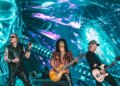 Guns N' Roses pega a estrada com novas músicas em 2026