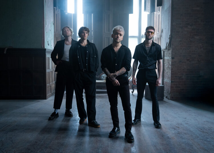 HRTLSS lança novo videoclipe para 'Breathe Me In'