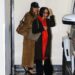 Hailey Bieber e Zoë Kravitz dão à tendência dos casacos de camurça uma reformulação cool-girl