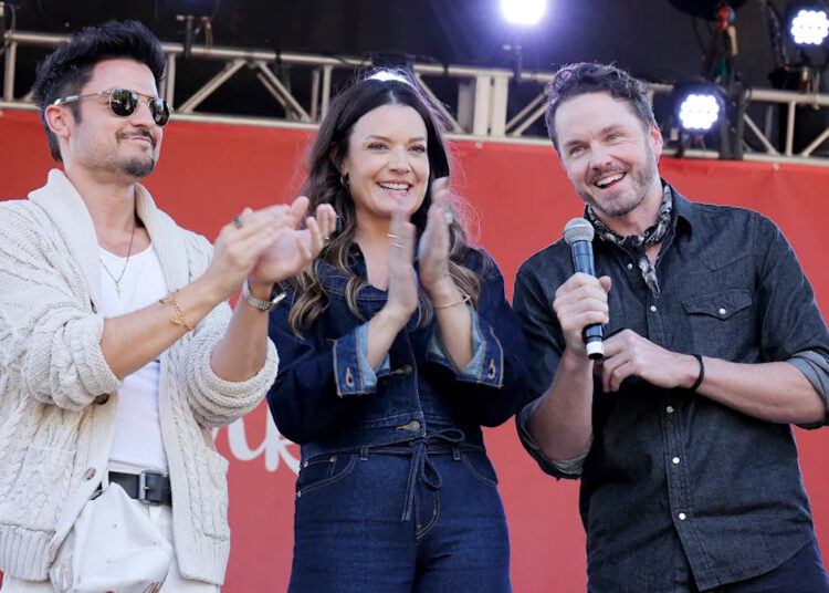 Hallmark Stars fala sobre o compartilhamento de histórias mais ‘inclusivas’ com novo filme de Natal