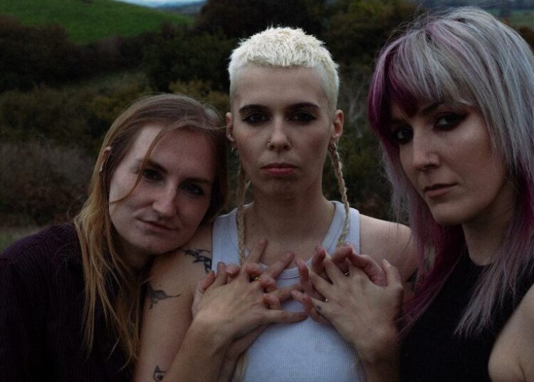 Hawxx lança novo videoclipe para 'Resistance Is Justified'