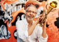 Herb Alpert em turnê aos 90 e fazendo cover da música de Natal de Mariah Carey