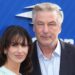 Hilaria Baldwin diz que ela e Alec procuram um terapeuta por causa da diferença de idade