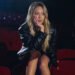 Hilary Duff relembra sua vida na indústria do entretenimento ao anunciar novo álbum “sorte… ou algo assim”