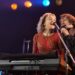 Hugh Jackman e Kate Hudson abrem para Pearl Jam em 'Song Sung Blue' Peek