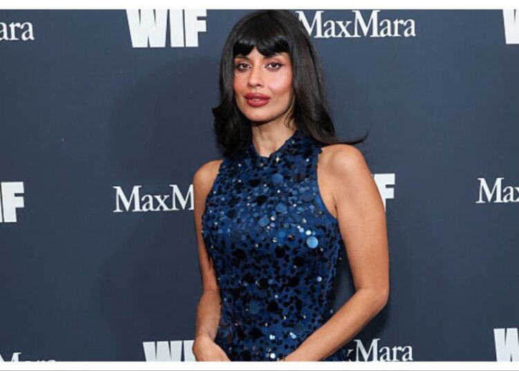 Jameela Jamil critica Tilly Norwood e uso de IA em negócios de entretenimento