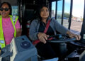 Japhanie Gray, da KSAT, participa da competição de operadoras de ônibus famosas da VIA durante o 'roadeo' anual