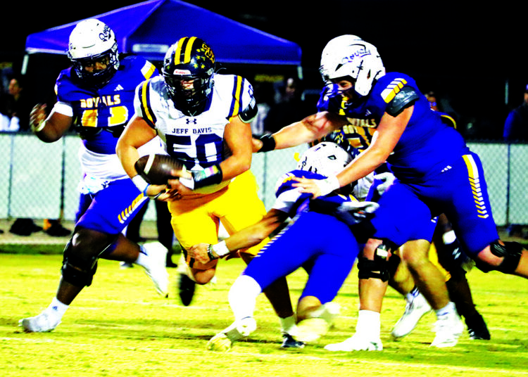 Jaquetas eliminadas pelo Royals, 26-7 – Jeff Davis Ledger