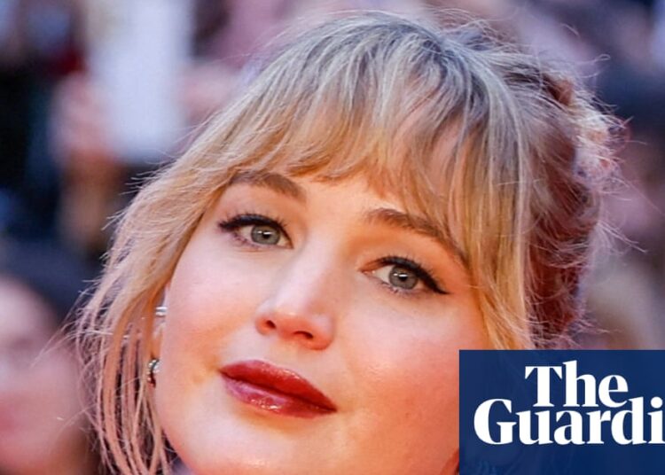 Jennifer Lawrence diz que falar sobre Trump ‘adicionaria lenha a um incêndio que está destruindo o país’ | Jennifer Lawrence