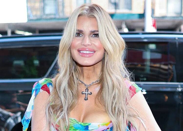 Jessica Simpson detalha o lado negro do álcool que quase atrapalhou seus sonhos
